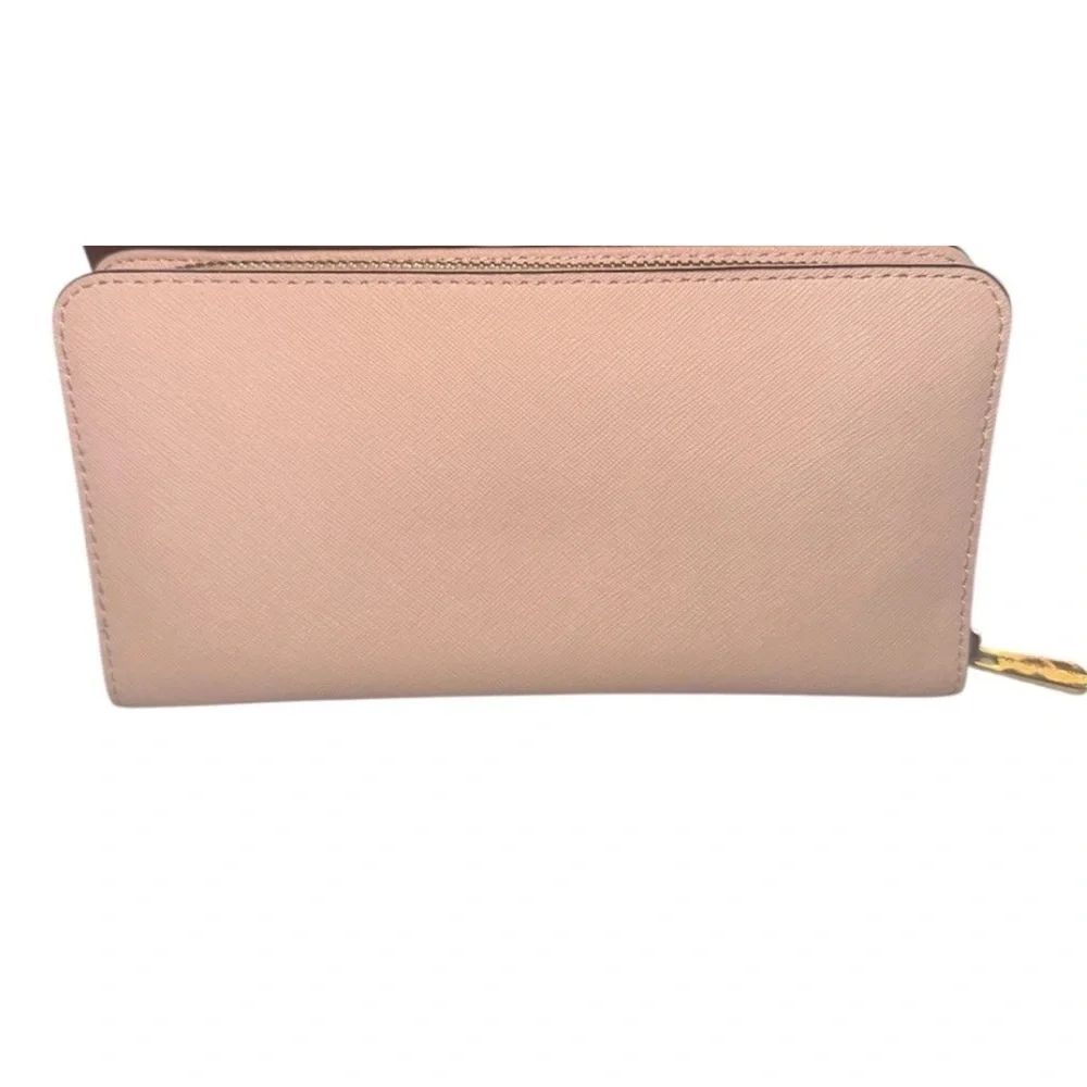 Michael Kors MK Hamilton Traveler Full Size Leather Zip Around Wallet 8” x 4”